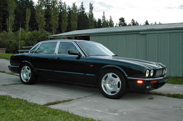 Jaguar XJR