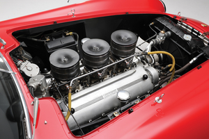 Das 4.1-Liter-V12-Triebwerk wurde nach Le Mans auf 4.5-Liter vergrößert