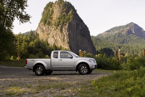 Nissan Frontier Crew Cab SV 4X2