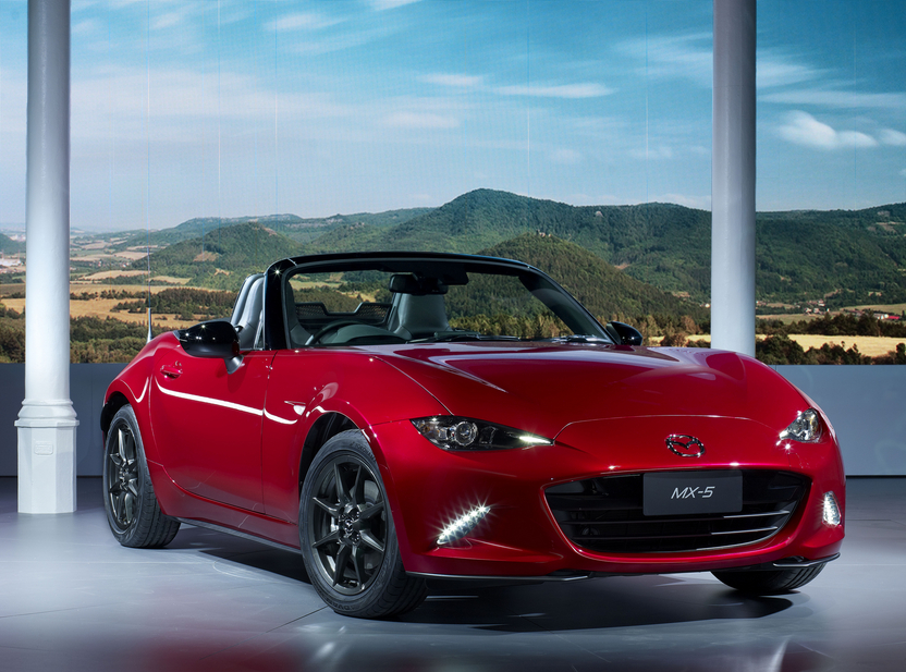 Neuer Mazda MX-5 feiert Messepremiere in Paris