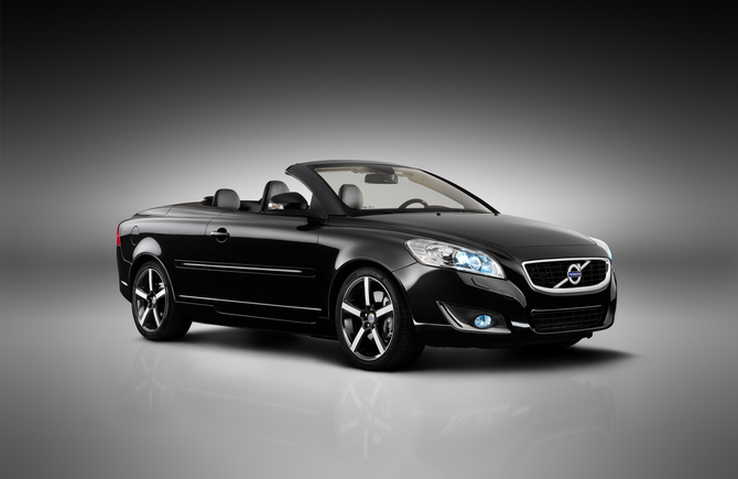 Volvo Says Farewell to the C70 with Inscription Package