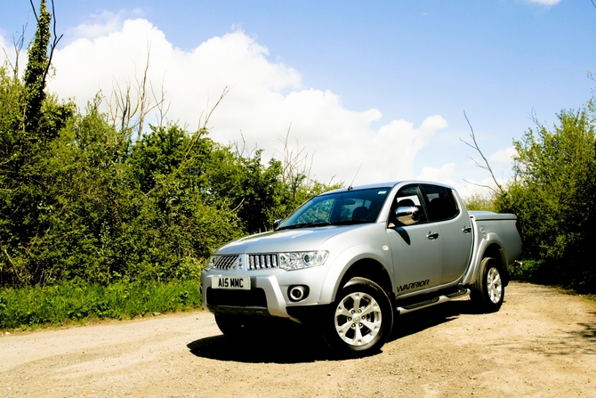 Mitsubishi L200 2.5 DI-D DCab Warrior LB Auto