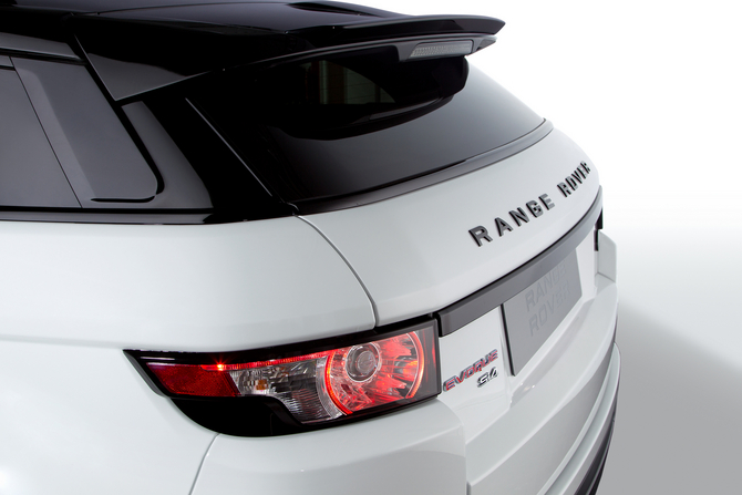 Land Rover Evoque 2.0 Si4 Dynamic Black Design