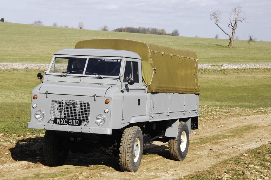 Land Rover Series II 110