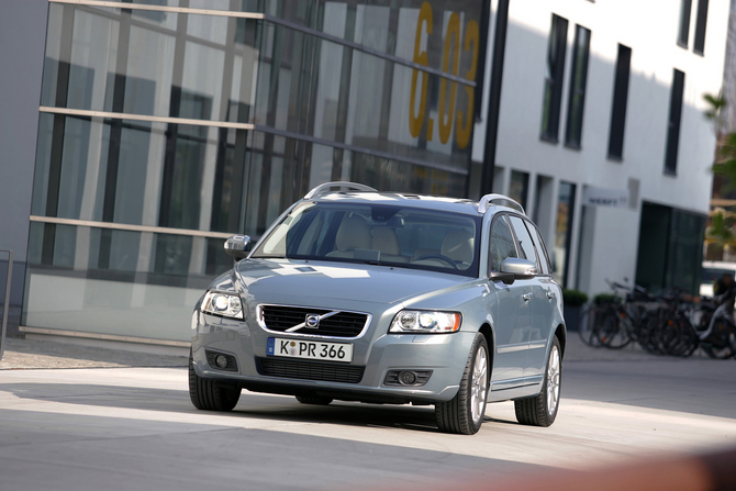 Volvo V50