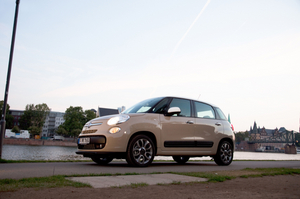 Für einen Basispreis von 17.900 Euro gibt es den Fiat 500L Pop Star. 