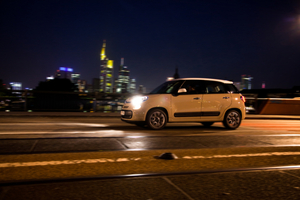 Eine Besonderheit an Bord des neuen Fiat 500L ist eine Mini-Espressomaschine.