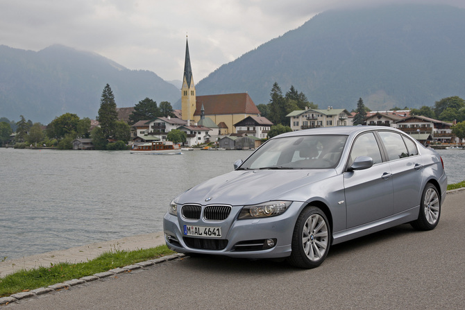 BMW 325d (E90) LCI