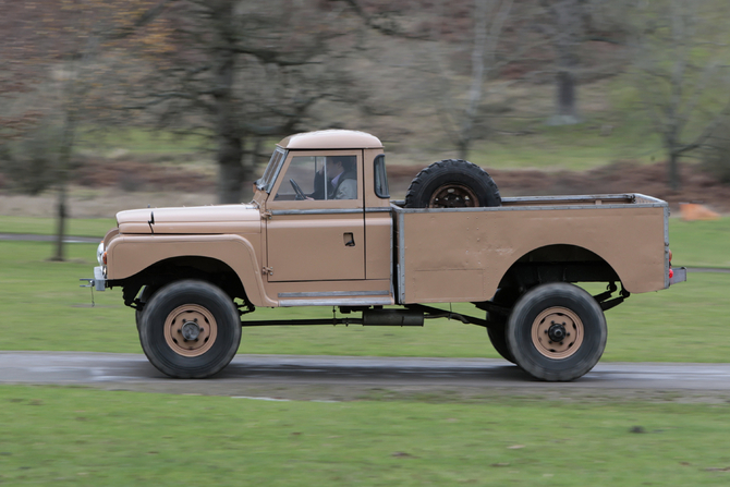 Land Rover Series II 129 Pick Up