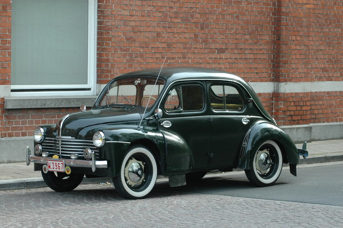 Renault 4CV 750