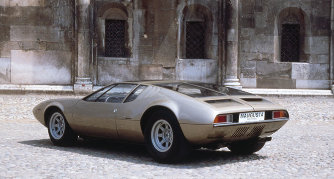 O Mangusta foi o primeiro grande modelo da marca O Mangusta foi o primeiro grande modelo da marca