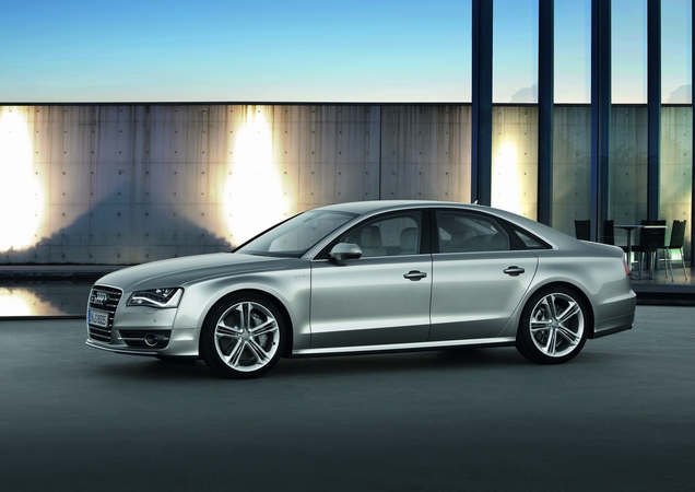 Audi launches new 520 hp S8