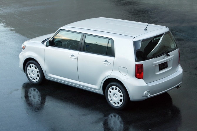 Scion xB 5-Door Wagon 4-Spd AT