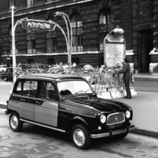 Renault 4 Parisienne