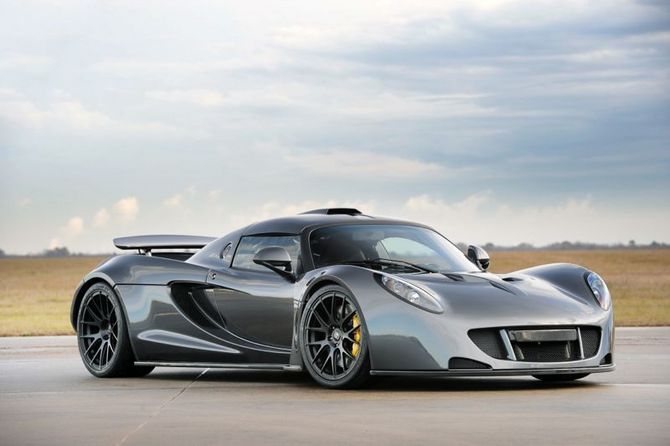 Der Venom GT beschleunigt am schnellsten auf 300km/h