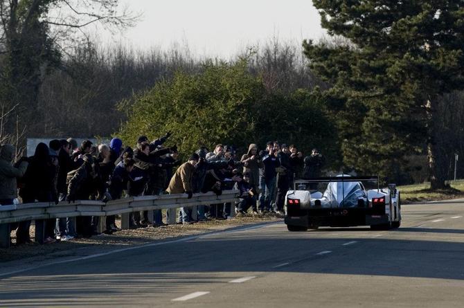 Peugeot 908HYBRID4 Takes Its Last Laps