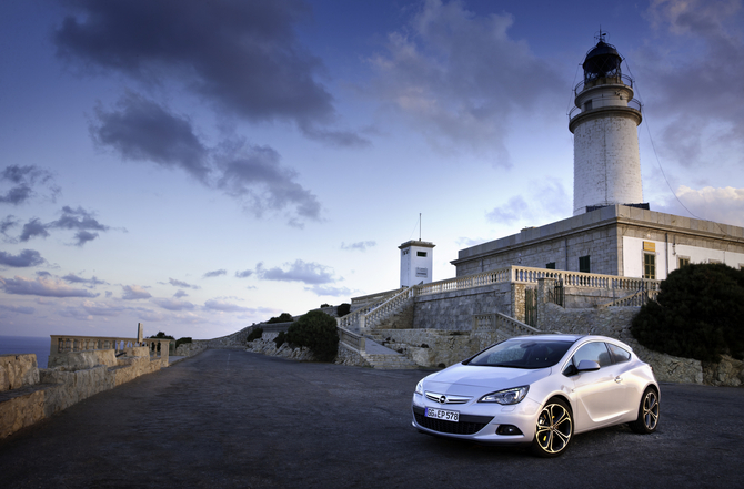 Opel Astra GTC 2.0 CDTI Active Select