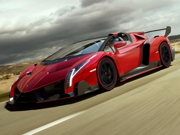 A Lamborghini vai vender cada Veneno Roadster por 3.3 milhões de euros