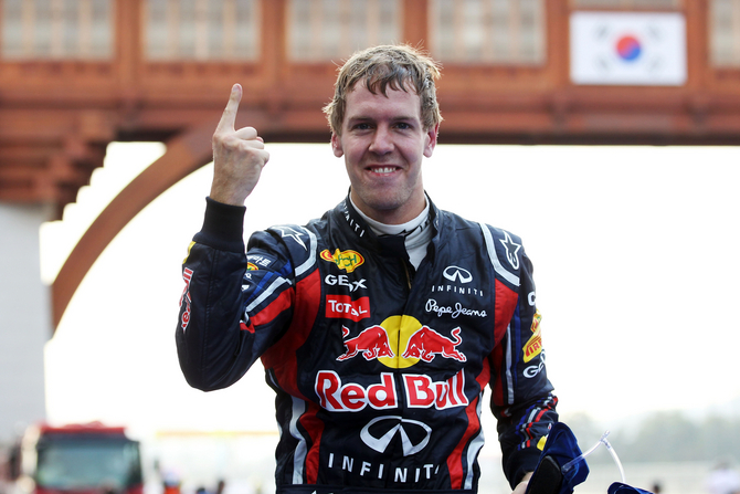 Vettel retunrs to wins and hands title to Red Bull