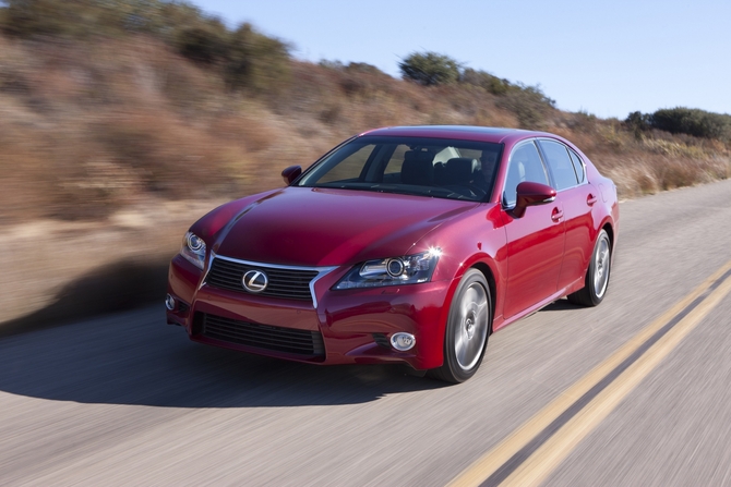 Lexus GS250 Offers Lots of Tech with Smaller Engine