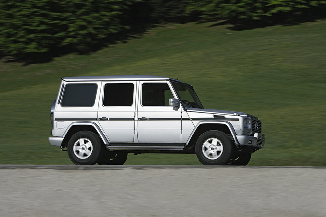 Mercedes-Benz G550 4WD