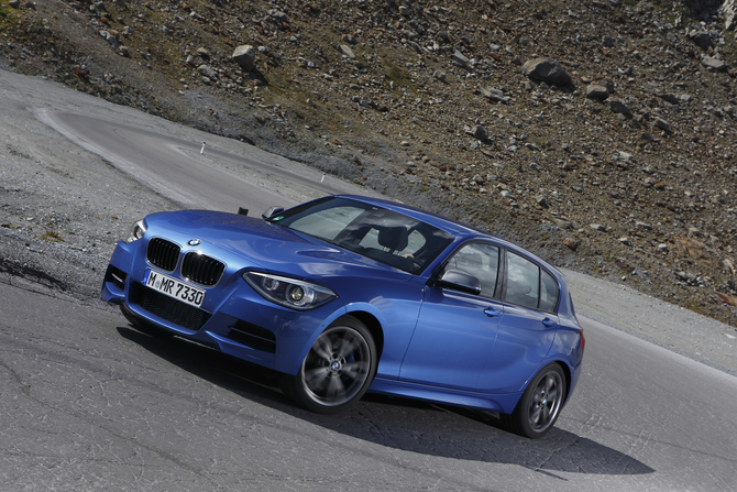 BMW M135i xDrive AT