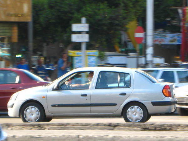 Renault Clio II Symbol 1.4 16v Automatic