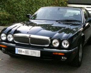 Jaguar XJ8