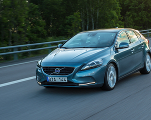 V40 D2 Summum