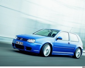 Golf R32