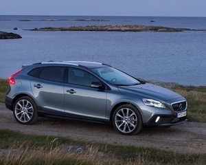 V40 Cross Country D3 Kinetic