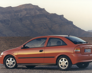 Astra Saloon 2.2