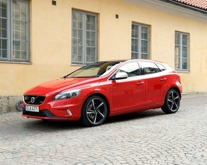 V40 T5 R-Design Momentum Geartronic